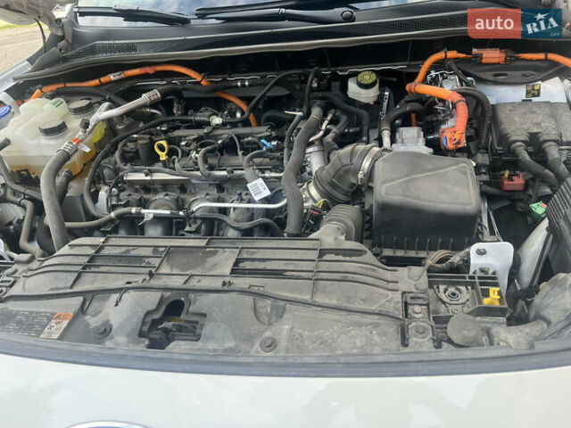 Белый Форд Эскейп, объемом двигателя 2.5 л и пробегом 51 тыс. км за 28500 $, фото 2 на Automoto.ua