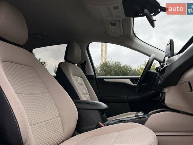 Білий Форд Ескейп, об'ємом двигуна 2.49 л та пробігом 88 тис. км за 24300 $, фото 16 на Automoto.ua