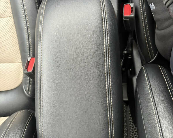 Белый Форд Эскейп, объемом двигателя 2.49 л и пробегом 62 тыс. км за 30000 $, фото 33 на Automoto.ua