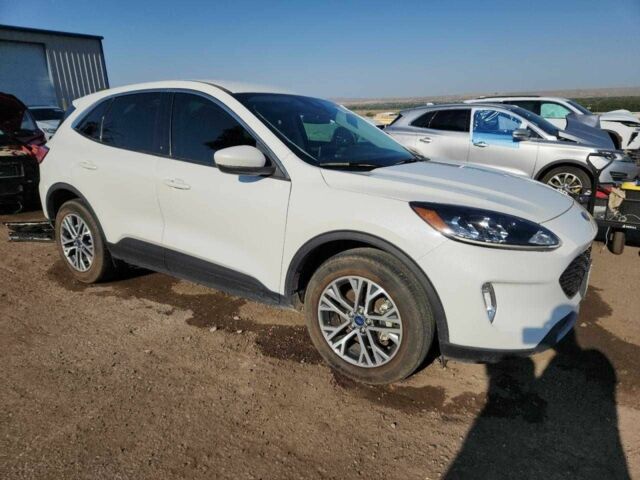 Белый Форд Эскейп, объемом двигателя 1.5 л и пробегом 5 тыс. км за 4500 $, фото 3 на Automoto.ua