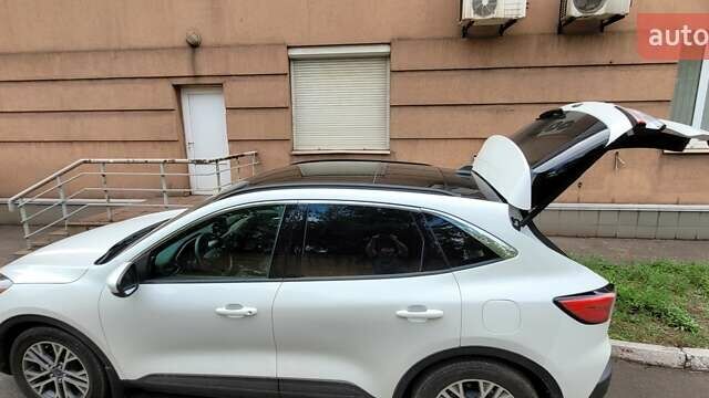 Білий Форд Ескейп, об'ємом двигуна 1.5 л та пробігом 199 тис. км за 19000 $, фото 18 на Automoto.ua