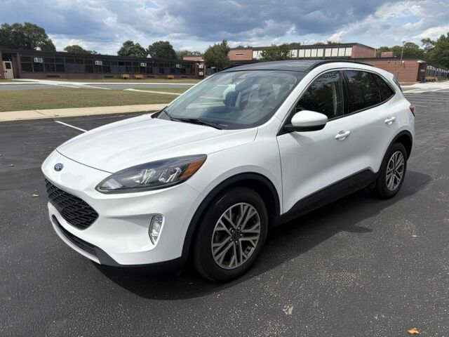 Білий Форд Ескейп, об'ємом двигуна 1.5 л та пробігом 12 тис. км за 13600 $, фото 2 на Automoto.ua