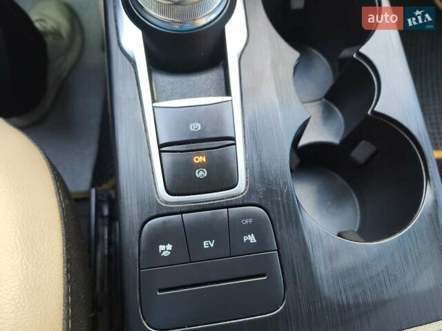 Белый Форд Эскейп, объемом двигателя 2.5 л и пробегом 166 тыс. км за 23900 $, фото 32 на Automoto.ua