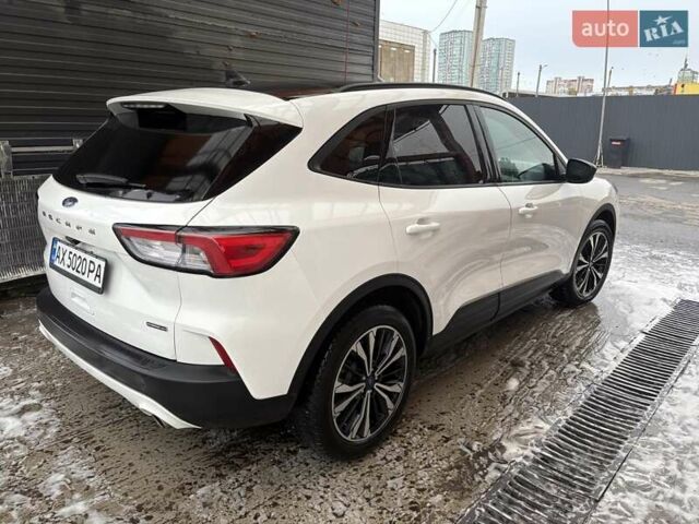 Белый Форд Эскейп, объемом двигателя 2.5 л и пробегом 69 тыс. км за 27000 $, фото 5 на Automoto.ua
