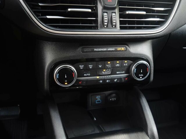 Білий Форд Ескейп, об'ємом двигуна 1.5 л та пробігом 17 тис. км за 4900 $, фото 8 на Automoto.ua