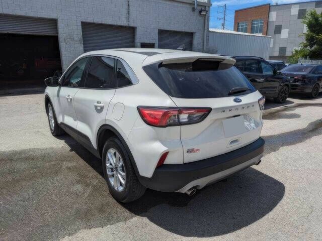 Белый Форд Эскейп, объемом двигателя 1.5 л и пробегом 21 тыс. км за 11200 $, фото 7 на Automoto.ua