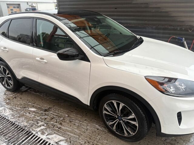 Белый Форд Эскейп, объемом двигателя 2.5 л и пробегом 69 тыс. км за 26500 $, фото 4 на Automoto.ua