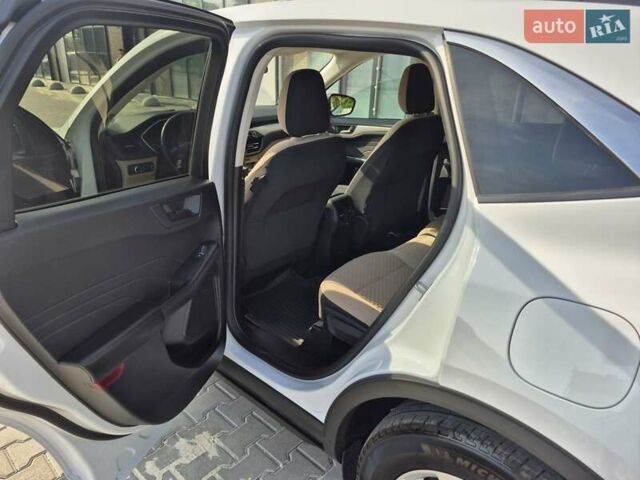 Белый Форд Эскейп, объемом двигателя 2.5 л и пробегом 55 тыс. км за 19800 $, фото 9 на Automoto.ua