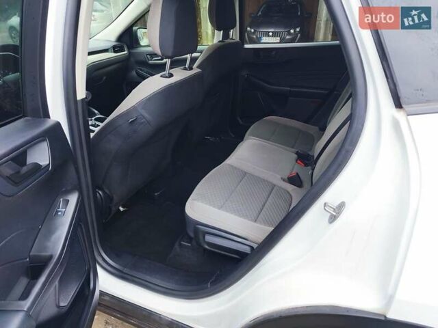 Белый Форд Эскейп, объемом двигателя 1.5 л и пробегом 93 тыс. км за 15700 $, фото 11 на Automoto.ua