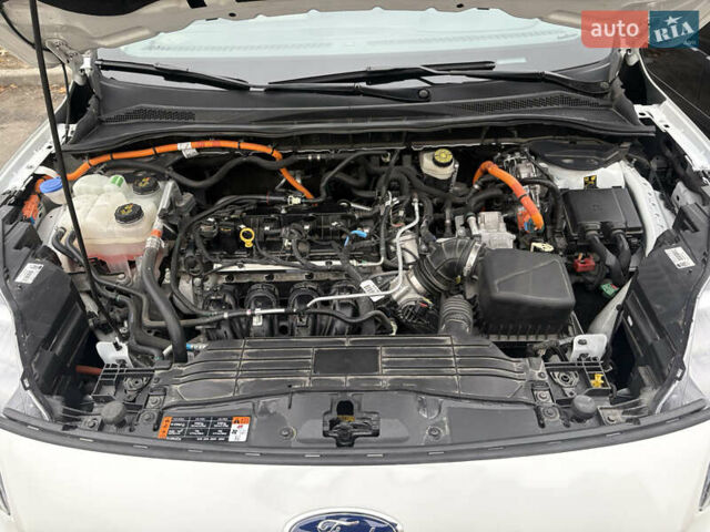 Белый Форд Эскейп, объемом двигателя 2.49 л и пробегом 62 тыс. км за 30000 $, фото 35 на Automoto.ua