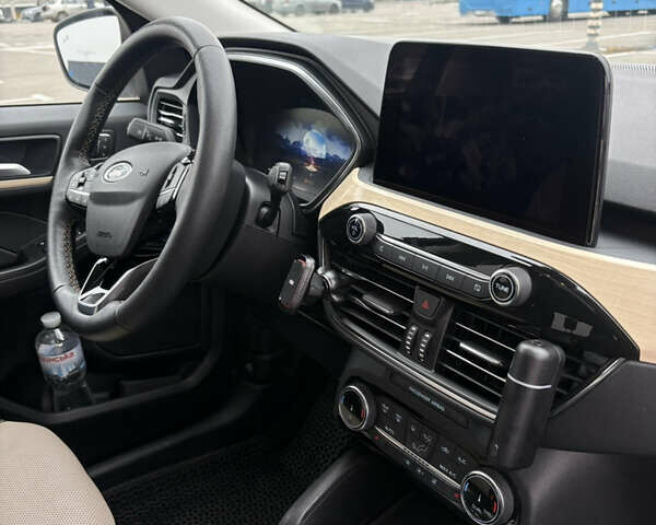 Белый Форд Эскейп, объемом двигателя 2.49 л и пробегом 62 тыс. км за 30000 $, фото 23 на Automoto.ua