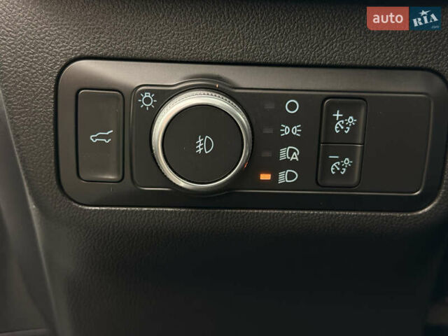 Форд Эскейп 2022 в Умани на Automoto.ua Белый Форд Эскейп, объемом двигателя 2 л и пробегом 100 тыс. км за 18000 $, фото 8 на Automoto.ua