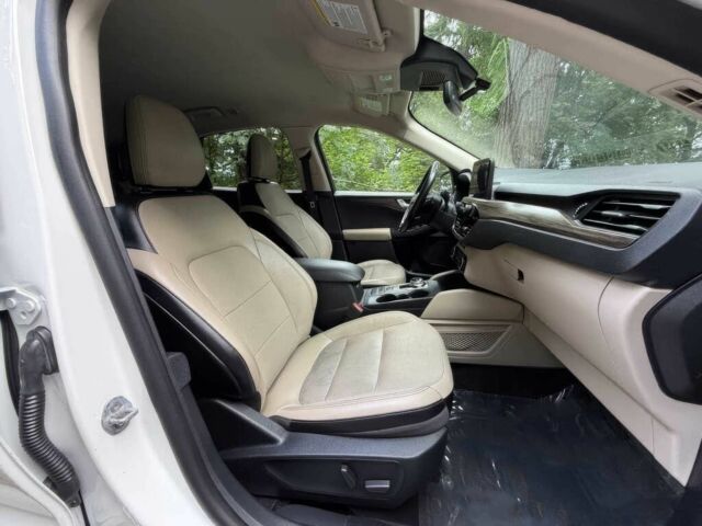 Белый Форд Эскейп, объемом двигателя 2 л и пробегом 17 тыс. км за 12400 $, фото 9 на Automoto.ua