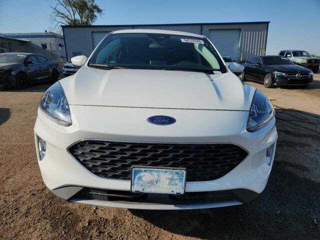 Белый Форд Эскейп, объемом двигателя 1.5 л и пробегом 5 тыс. км за 4500 $, фото 4 на Automoto.ua