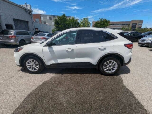 Белый Форд Эскейп, объемом двигателя 1.5 л и пробегом 21 тыс. км за 11200 $, фото 4 на Automoto.ua