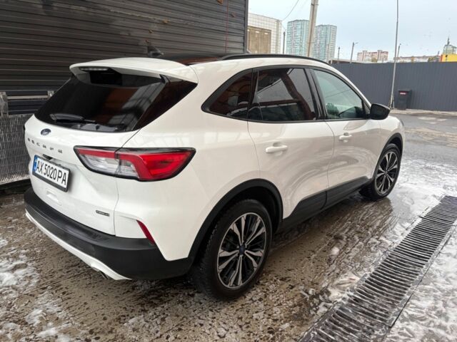Белый Форд Эскейп, объемом двигателя 2.5 л и пробегом 69 тыс. км за 26500 $, фото 3 на Automoto.ua