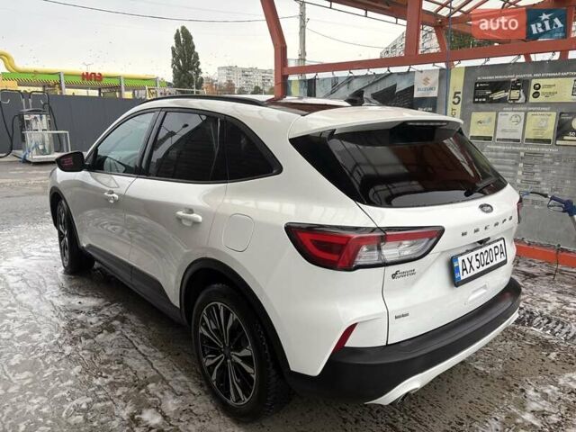 Белый Форд Эскейп, объемом двигателя 2.5 л и пробегом 69 тыс. км за 27000 $, фото 2 на Automoto.ua