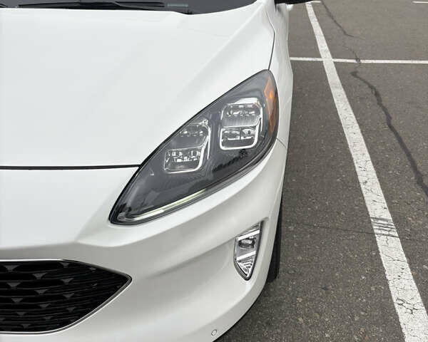 Белый Форд Эскейп, объемом двигателя 2.49 л и пробегом 62 тыс. км за 30000 $, фото 6 на Automoto.ua