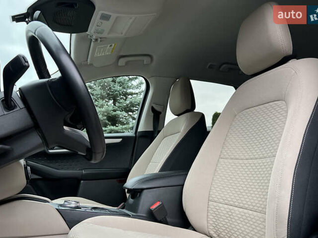 Білий Форд Ескейп, об'ємом двигуна 2.49 л та пробігом 88 тис. км за 24300 $, фото 8 на Automoto.ua