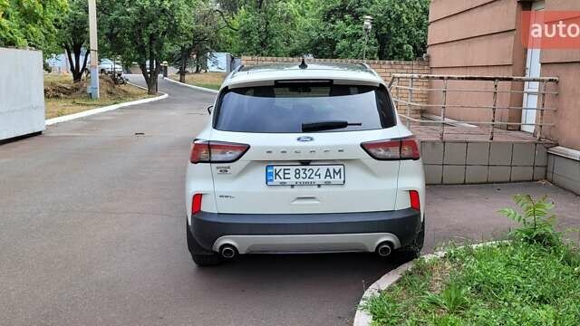 Білий Форд Ескейп, об'ємом двигуна 1.5 л та пробігом 199 тис. км за 19000 $, фото 2 на Automoto.ua