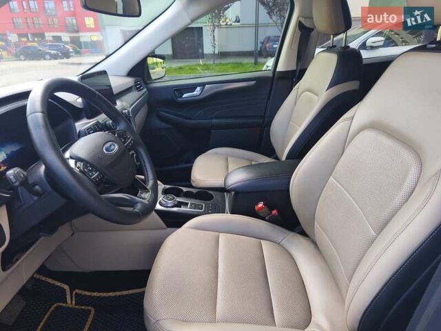 Белый Форд Эскейп, объемом двигателя 2.5 л и пробегом 166 тыс. км за 23900 $, фото 17 на Automoto.ua