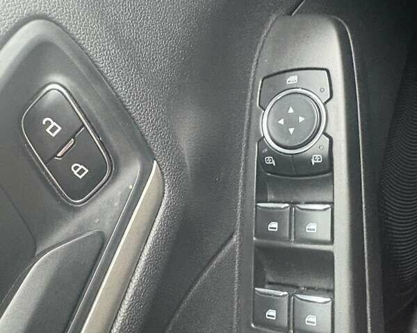 Белый Форд Эскейп, объемом двигателя 2.5 л и пробегом 69 тыс. км за 27000 $, фото 9 на Automoto.ua