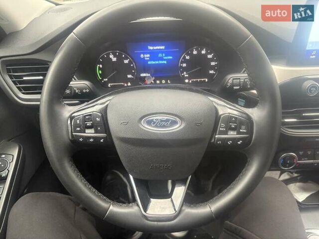 Белый Форд Эскейп, объемом двигателя 2.5 л и пробегом 69 тыс. км за 27000 $, фото 13 на Automoto.ua