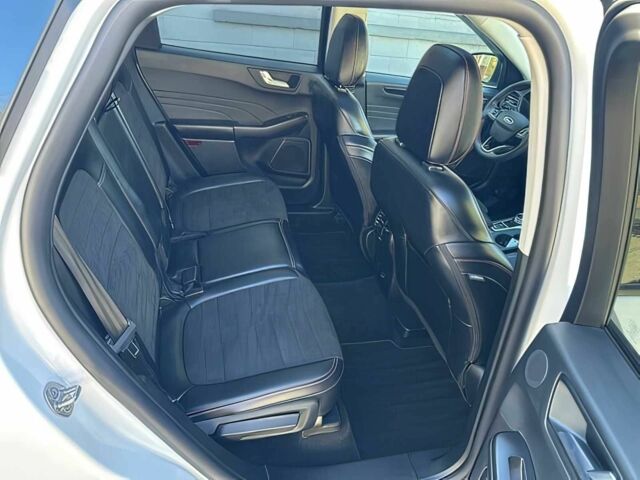 Білий Форд Ескейп, об'ємом двигуна 2 л та пробігом 28 тис. км за 9000 $, фото 14 на Automoto.ua