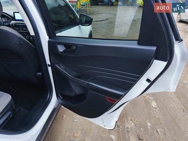 Белый Форд Эскейп, объемом двигателя 1.5 л и пробегом 93 тыс. км за 15700 $, фото 12 на Automoto.ua