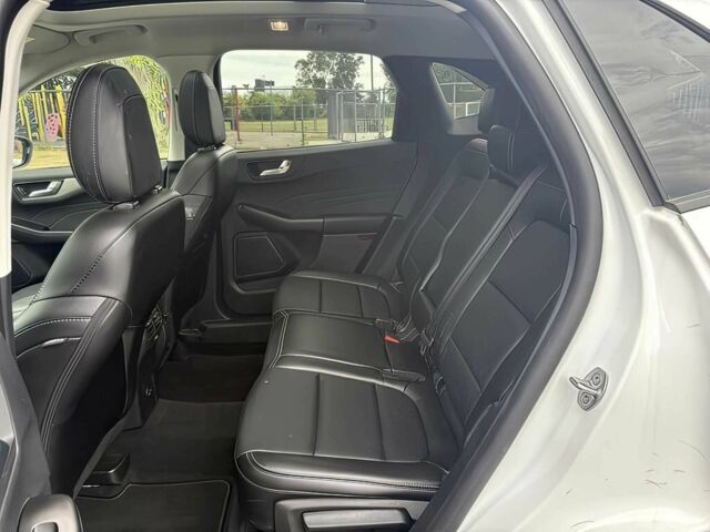 Білий Форд Ескейп, об'ємом двигуна 1.5 л та пробігом 12 тис. км за 13600 $, фото 13 на Automoto.ua