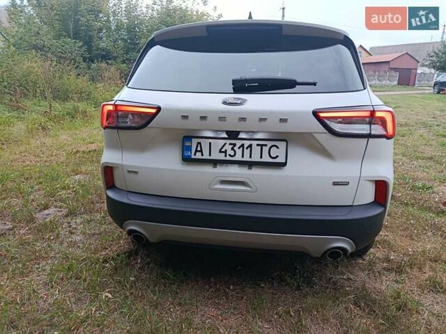 Білий Форд Ескейп, об'ємом двигуна 2.49 л та пробігом 35 тис. км за 21800 $, фото 5 на Automoto.ua