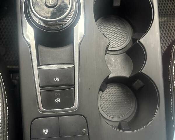 Белый Форд Эскейп, объемом двигателя 2.5 л и пробегом 69 тыс. км за 27000 $, фото 15 на Automoto.ua