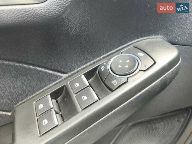 Белый Форд Эскейп, объемом двигателя 2.5 л и пробегом 166 тыс. км за 23900 $, фото 20 на Automoto.ua