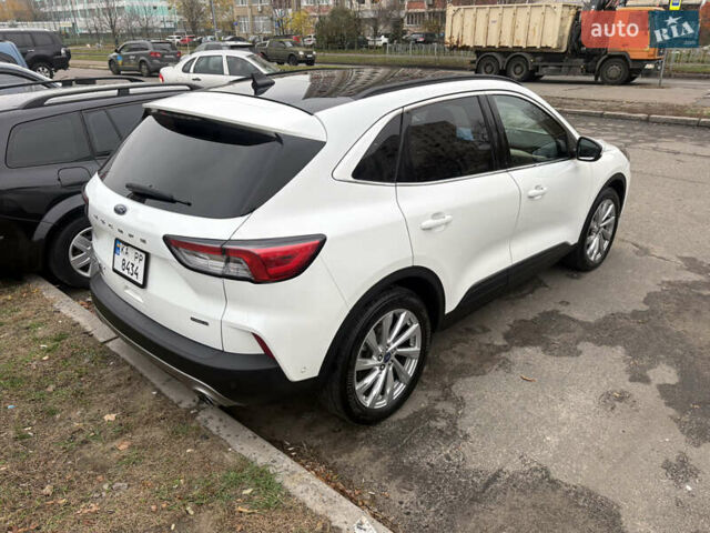 Белый Форд Эскейп, объемом двигателя 2.49 л и пробегом 62 тыс. км за 30000 $, фото 10 на Automoto.ua