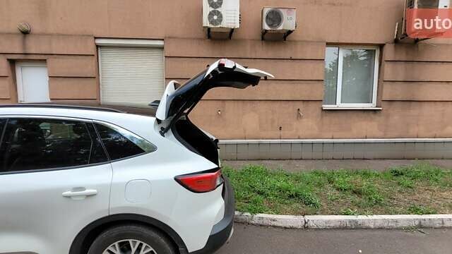 Білий Форд Ескейп, об'ємом двигуна 1.5 л та пробігом 199 тис. км за 19000 $, фото 19 на Automoto.ua