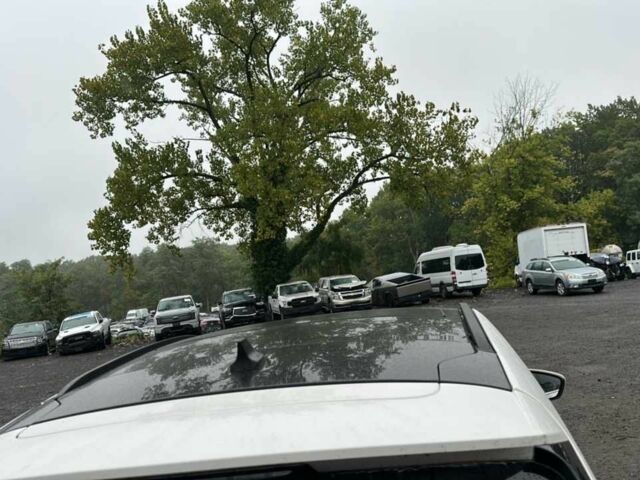 Белый Форд Эскейп, объемом двигателя 2.5 л и пробегом 46 тыс. км за 22600 $, фото 5 на Automoto.ua