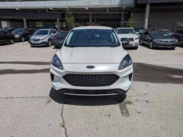 Белый Форд Эскейп, объемом двигателя 1.5 л и пробегом 21 тыс. км за 11200 $, фото 1 на Automoto.ua