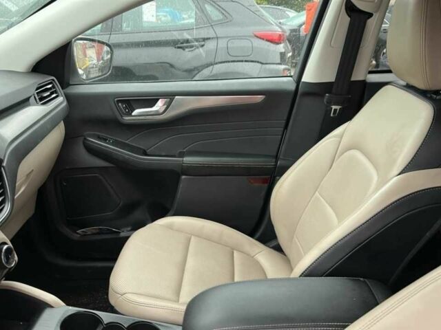 Белый Форд Эскейп, объемом двигателя 2.5 л и пробегом 46 тыс. км за 22600 $, фото 3 на Automoto.ua