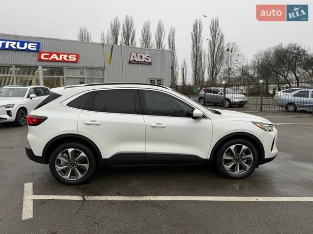 Білий Форд Ескейп, об'ємом двигуна 2.5 л та пробігом 23 тис. км за 27900 $, фото 1 на Automoto.ua