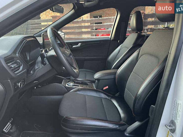 Білий Форд Ескейп, об'ємом двигуна 1.5 л та пробігом 14 тис. км за 17900 $, фото 9 на Automoto.ua