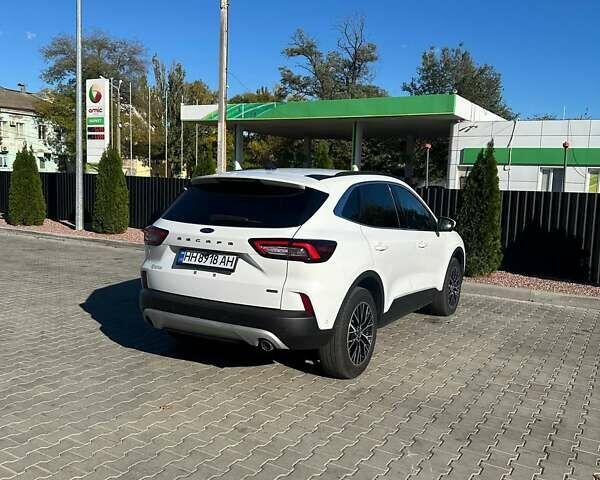 Белый Форд Эскейп, объемом двигателя 2.49 л и пробегом 120 тыс. км за 26500 $, фото 6 на Automoto.ua