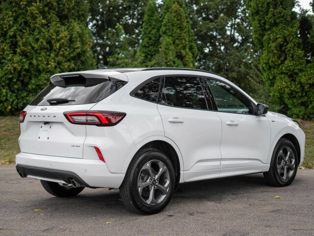 Білий Форд Ескейп, об'ємом двигуна 1.5 л та пробігом 28 тис. км за 10100 $, фото 3 на Automoto.ua