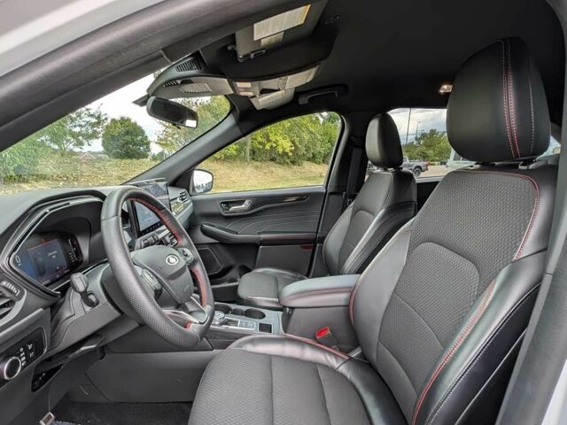 Білий Форд Ескейп, об'ємом двигуна 1.5 л та пробігом 28 тис. км за 10100 $, фото 8 на Automoto.ua