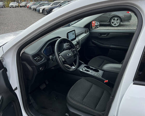 Белый Форд Эскейп, объемом двигателя 1.5 л и пробегом 52 тыс. км за 18900 $, фото 10 на Automoto.ua