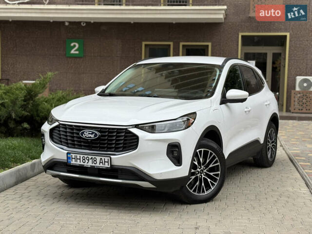 Білий Форд Ескейп, об'ємом двигуна 2.5 л та пробігом 120 тис. км за 26900 $, фото 2 на Automoto.ua