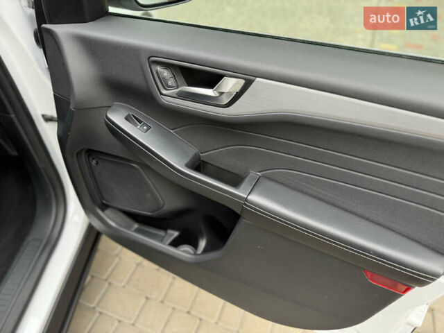 Білий Форд Ескейп, об'ємом двигуна 2.5 л та пробігом 120 тис. км за 26900 $, фото 27 на Automoto.ua