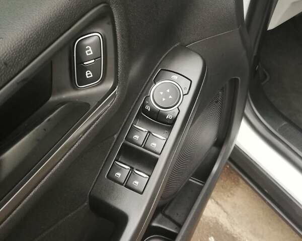 Білий Форд Ескейп, об'ємом двигуна 2.5 л та пробігом 12 тис. км за 26500 $, фото 16 на Automoto.ua