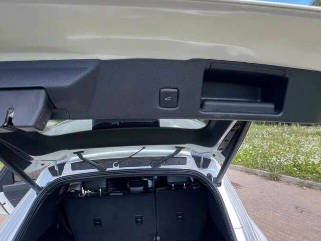 Белый Форд Эскейп, объемом двигателя 1.5 л и пробегом 75 тыс. км за 17500 $, фото 10 на Automoto.ua