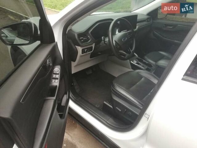 Білий Форд Ескейп, об'ємом двигуна 2.5 л та пробігом 12 тис. км за 26500 $, фото 27 на Automoto.ua
