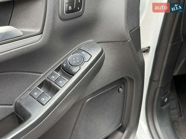 Білий Форд Ескейп, об'ємом двигуна 2.5 л та пробігом 120 тис. км за 26900 $, фото 23 на Automoto.ua